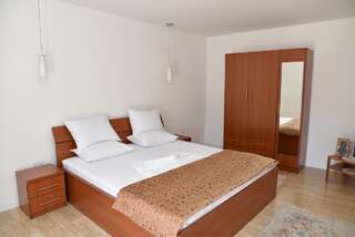 Гостевой дом Guest House Evropa Улцинь Двухместный номер с 1 кроватью и балконом-6