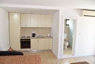 Гостевой дом Guest House Evropa Улцинь Номер-студио с балконом-11