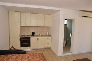 Гостевой дом Guest House Evropa Улцинь Номер-студио с балконом-13