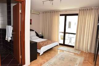 Гостевой дом Guest House Evropa Улцинь Двухместный номер с 1 кроватью и балконом-12